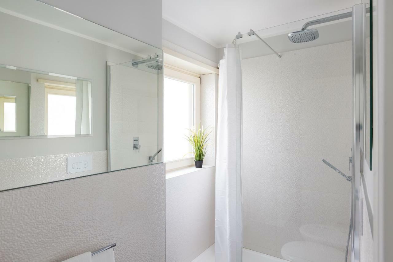 Penthouse 40 In Trastevere With Seasonally Jacuzzi Рим Экстерьер фото