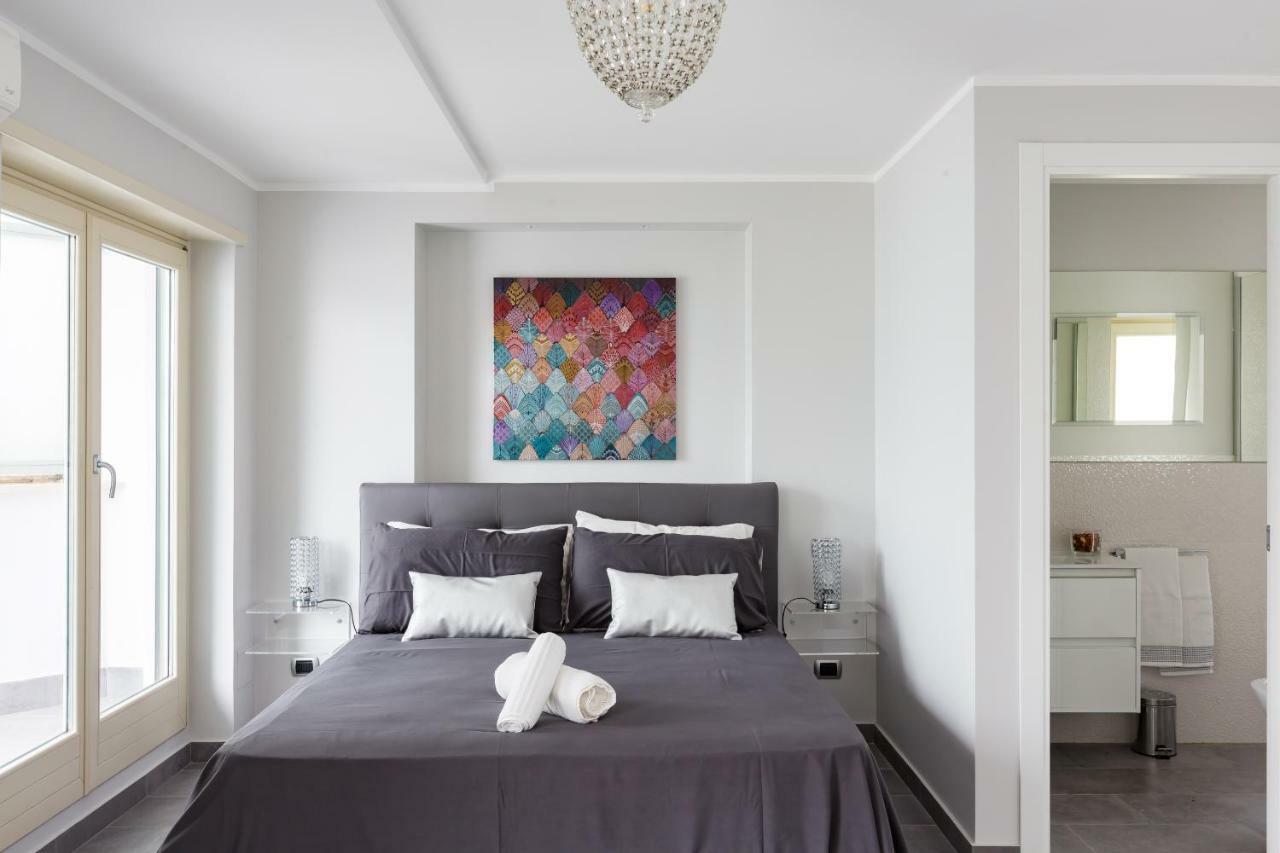 Penthouse 40 In Trastevere With Seasonally Jacuzzi Рим Экстерьер фото