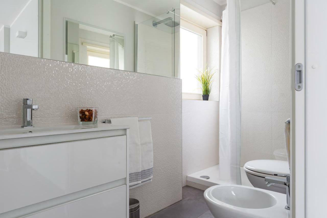 Penthouse 40 In Trastevere With Seasonally Jacuzzi Рим Экстерьер фото