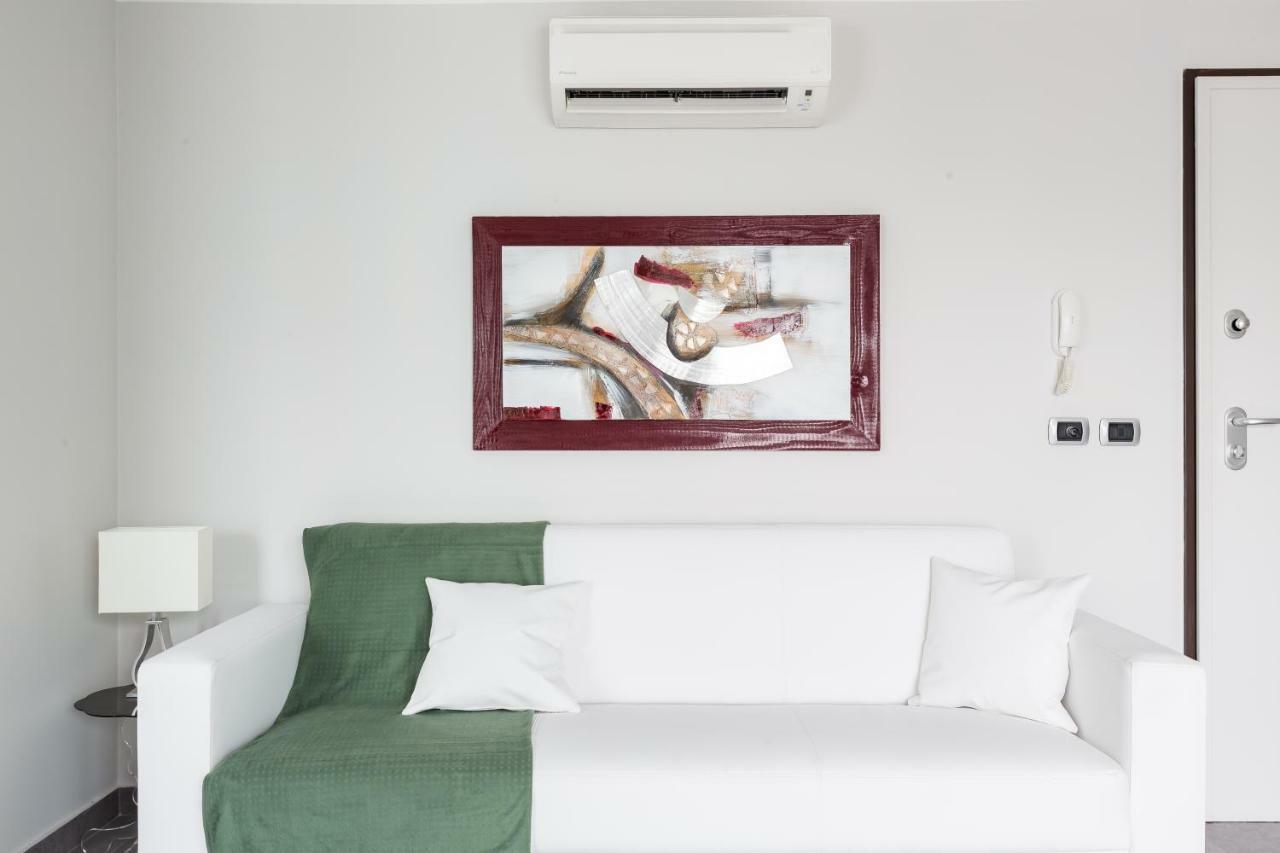Penthouse 40 In Trastevere With Seasonally Jacuzzi Рим Экстерьер фото