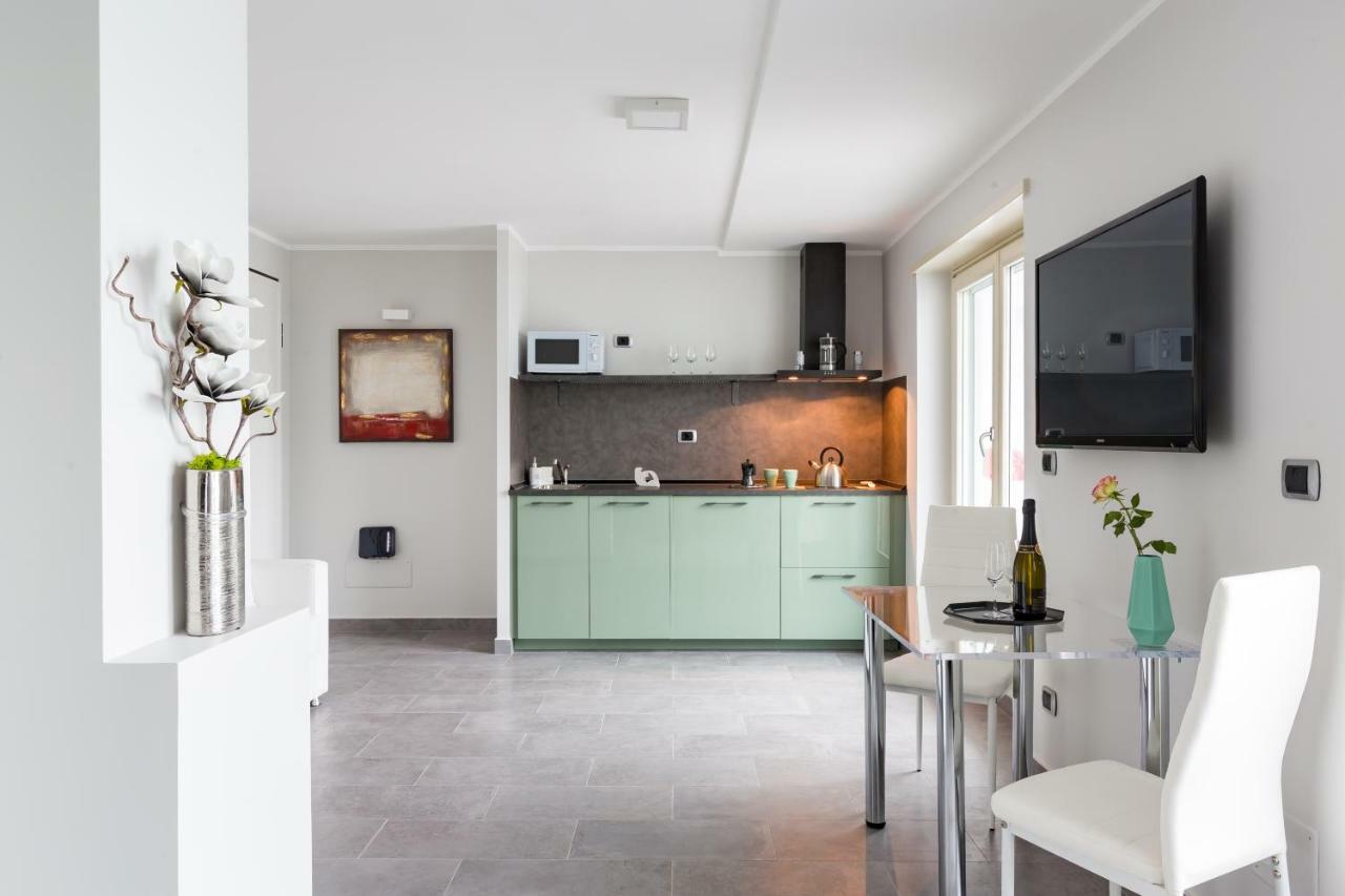 Penthouse 40 In Trastevere With Seasonally Jacuzzi Рим Экстерьер фото
