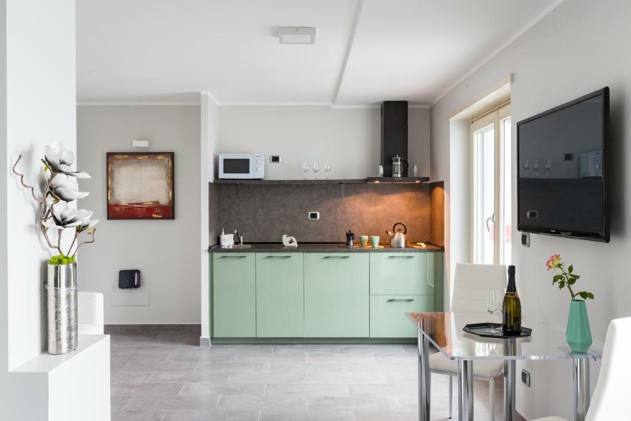 Penthouse 40 In Trastevere With Seasonally Jacuzzi Рим Экстерьер фото